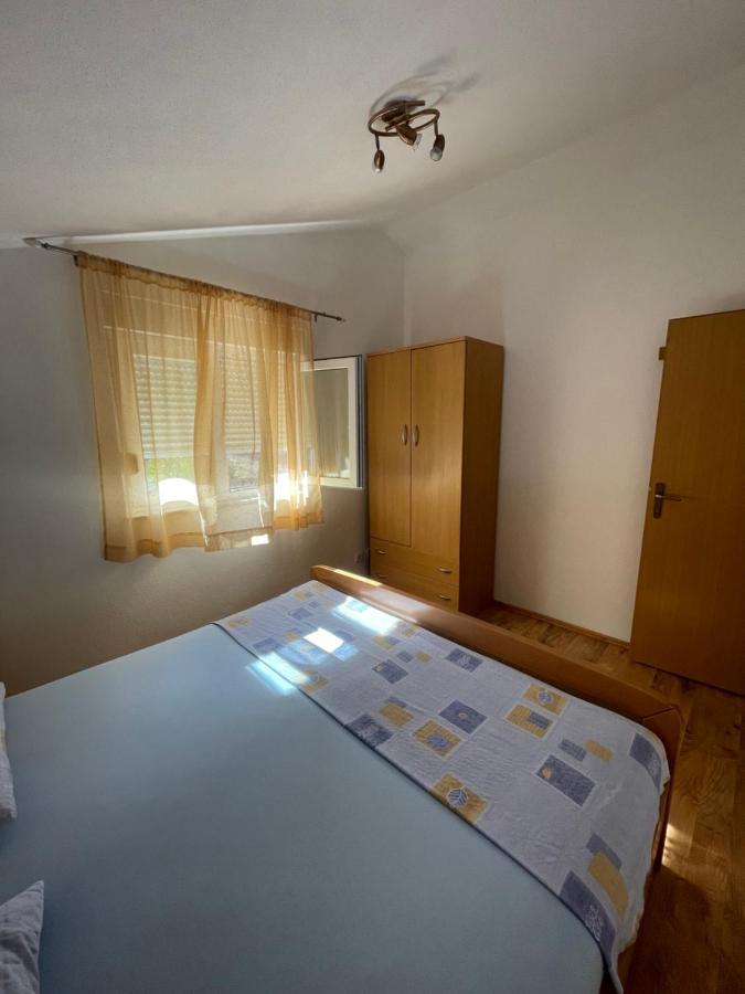 Отель Apartman Jukic Марина Экстерьер фото