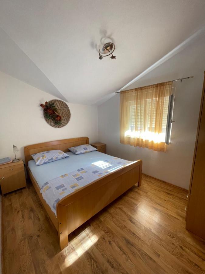 Отель Apartman Jukic Марина Экстерьер фото